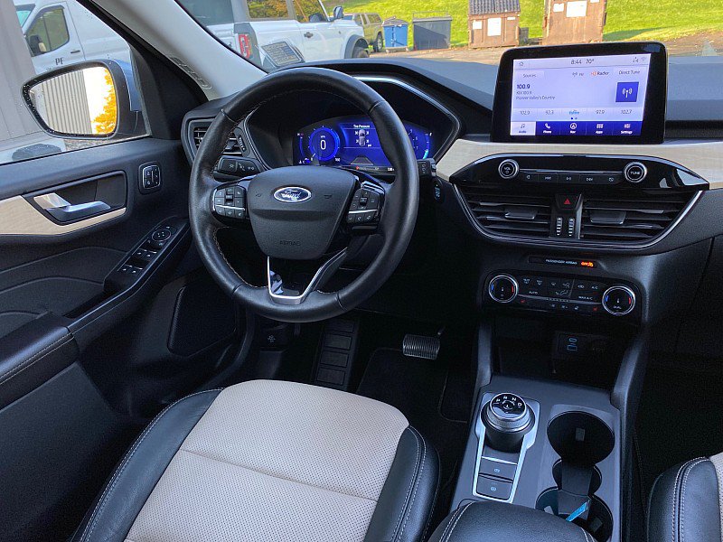 Certified 2022 Ford Escape Titanium w/ Titanium Elite Package AWD/4WD image 20