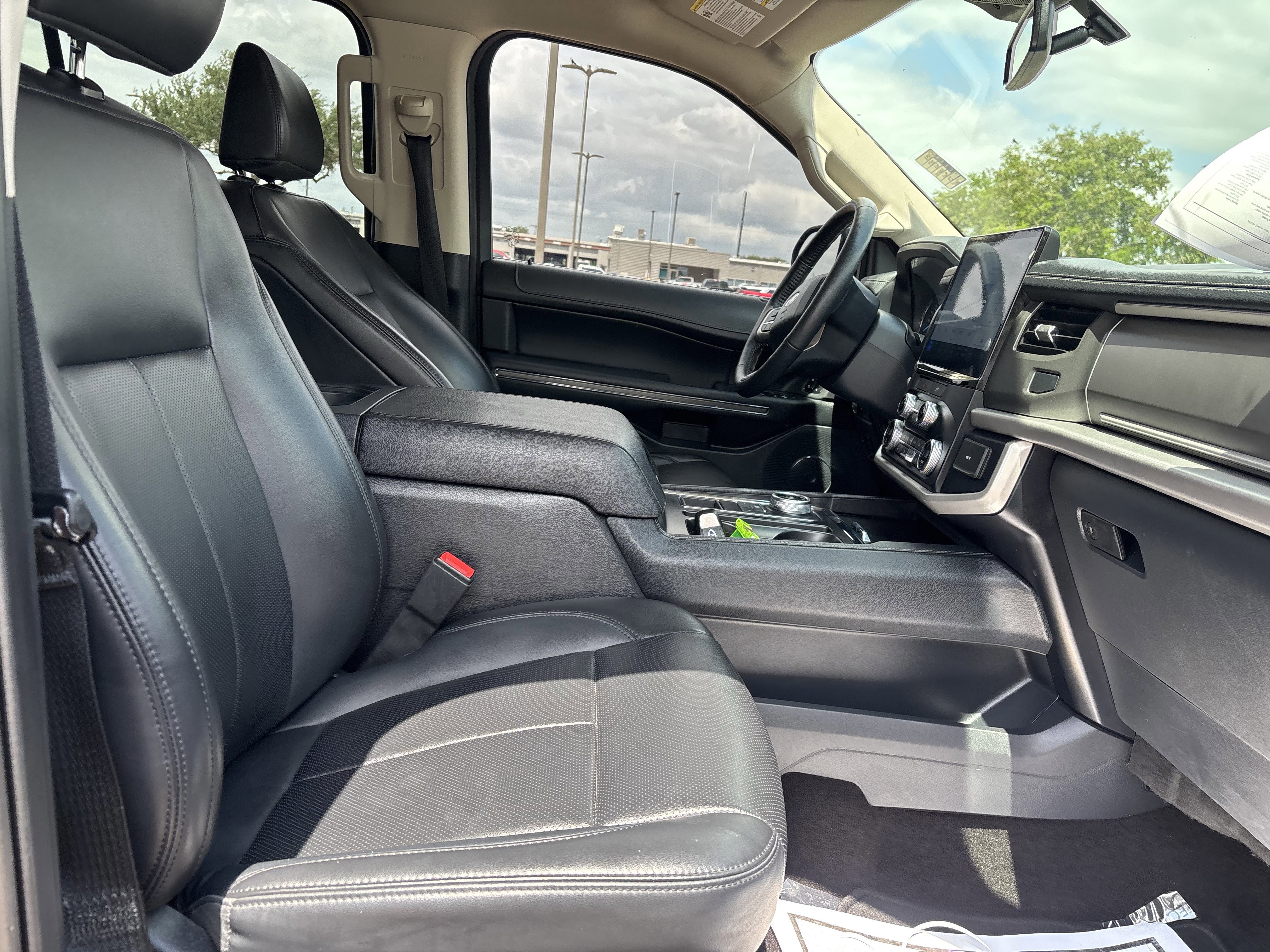 Certified 2023 Ford Expedition XLT RWD image 22