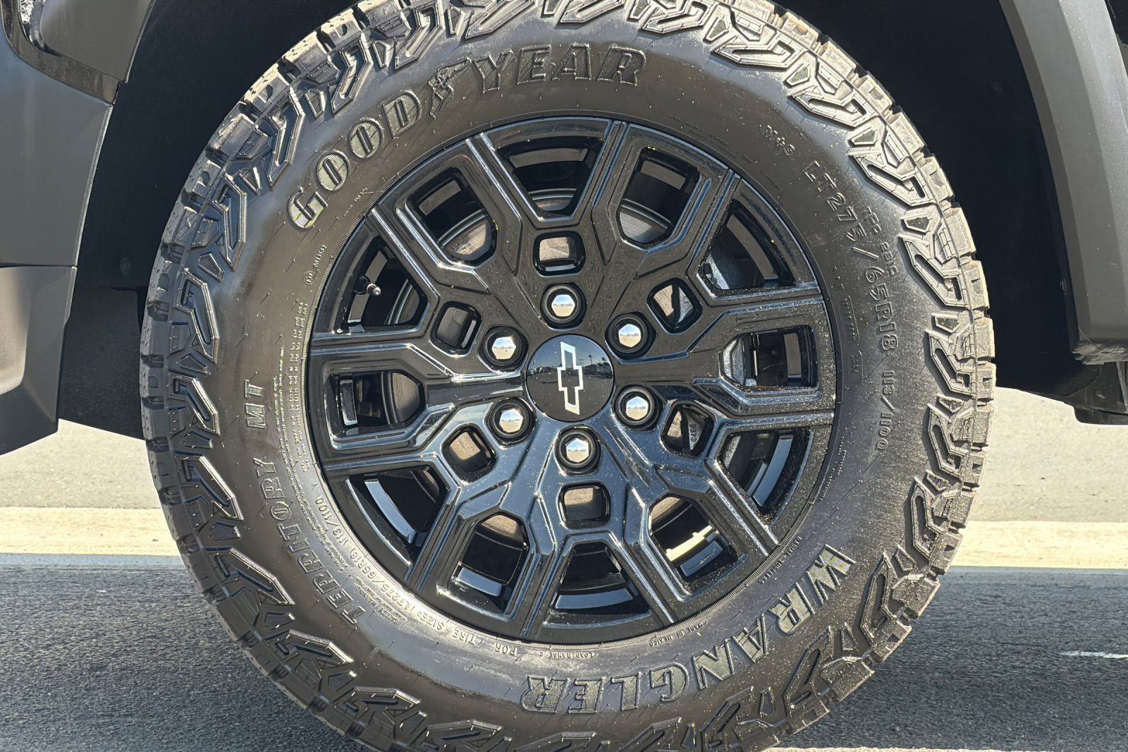Used 2025 Chevrolet Colorado Trail Boss AWD/4WD image 25