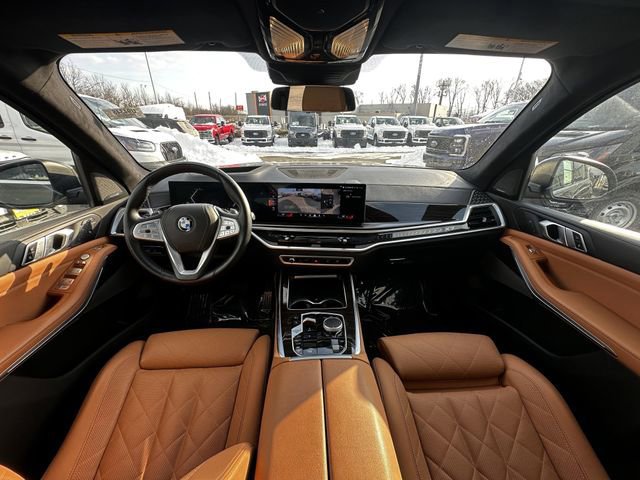 Used 2024 BMW X7 xDrive40i image 10