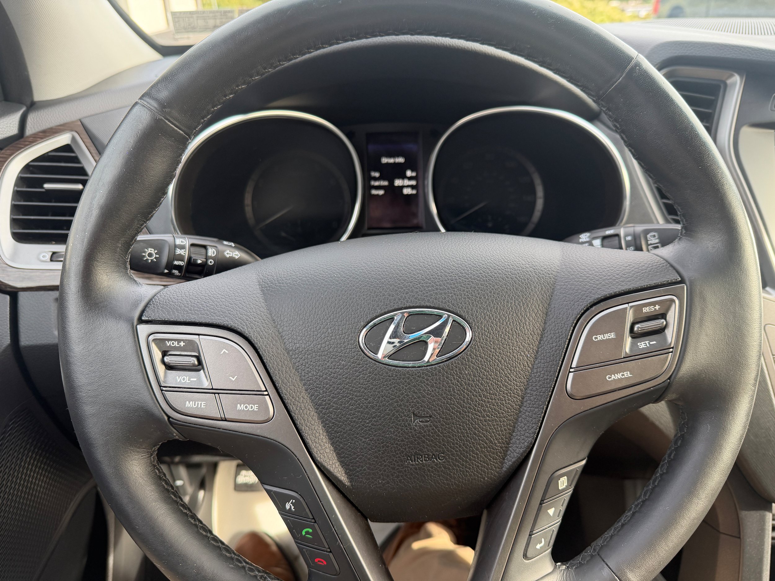 Used 2017 Hyundai Santa Fe Sport FWD image 31