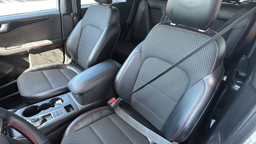 Certified 2023 Ford Escape ST-Line w/ Tech Pack #1 FWD image 23