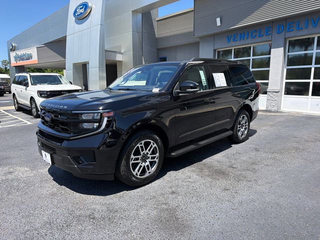 Certified 2025 Ford Expedition Active AWD/4WD image 3