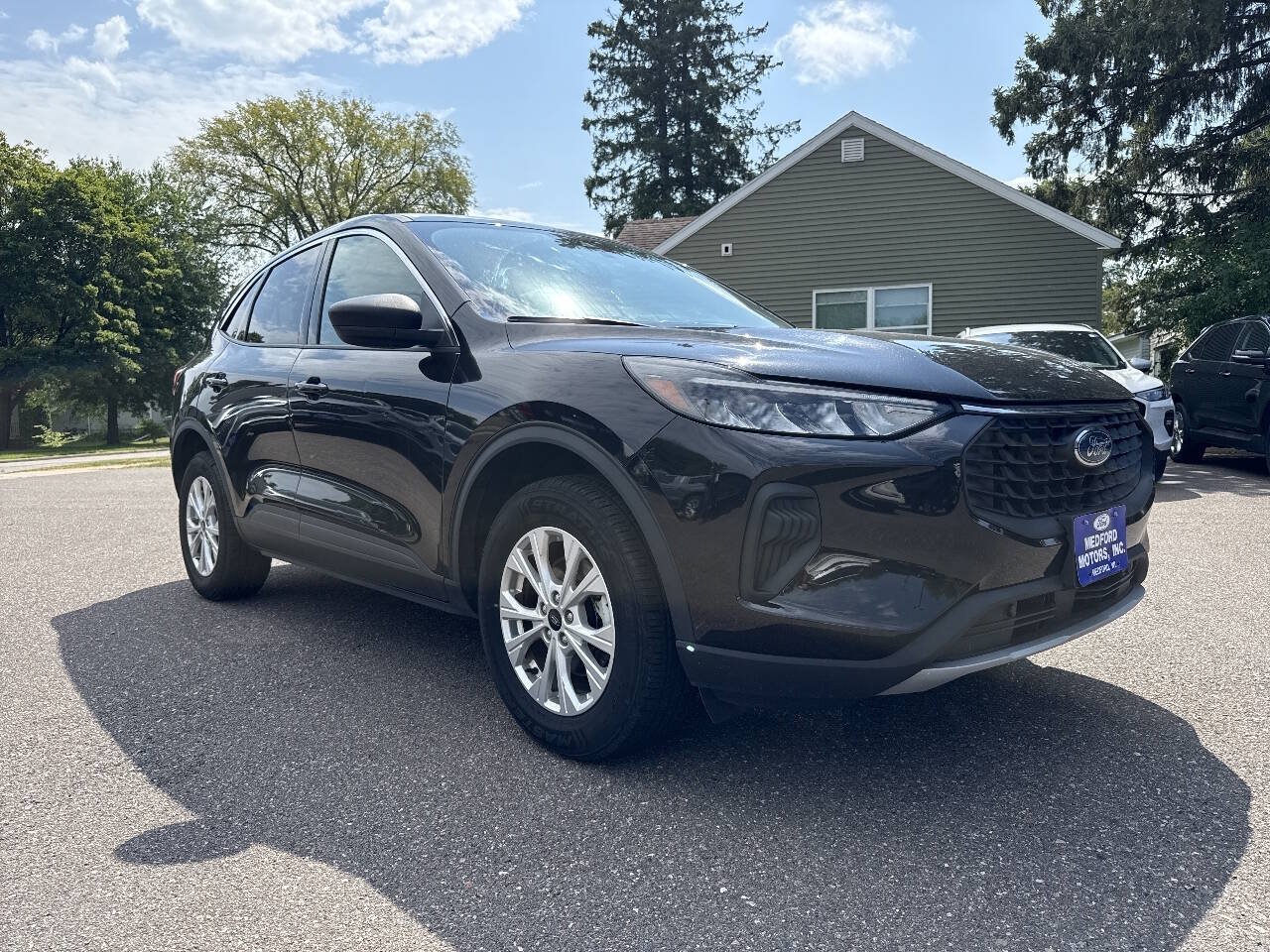 Certified 2024 Ford Escape Active AWD/4WD image 2