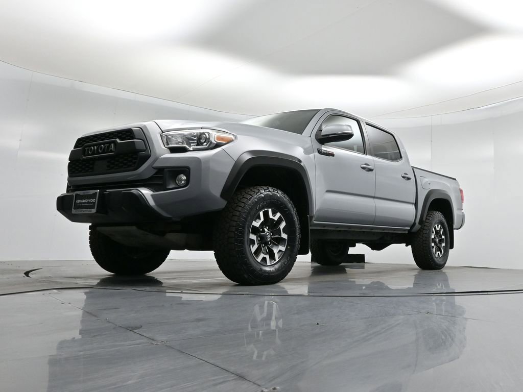 Used 2018 Toyota Tacoma TRD Off-Road image 41