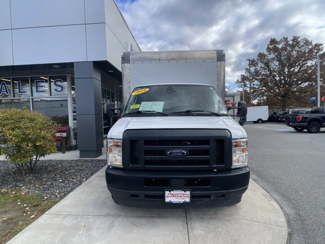 Certified 2024 Ford E-350 and Econoline 350 Super Duty w/ Driver's Safety Package image 9