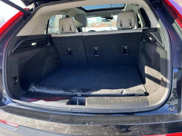 Used 2022 Cadillac XT4 Luxury w/ Cold Weather Package image 12