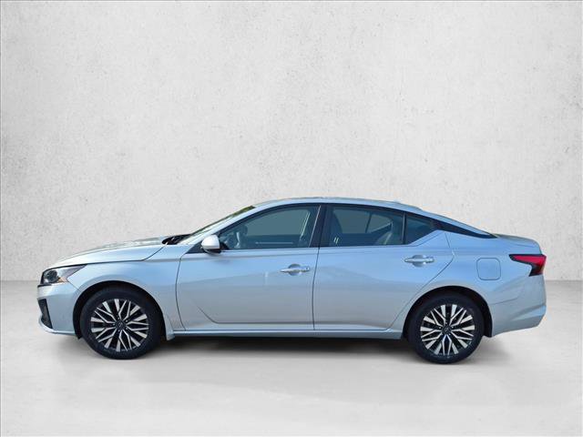 Used 2023 Nissan Altima 2.5 SV w/ SV Premium Package AWD/4WD image 8