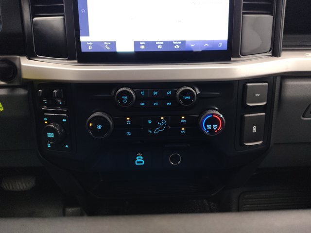 Certified 2023 Ford F250 XL w/ Snow Plow/Camper Package AWD/4WD image 37