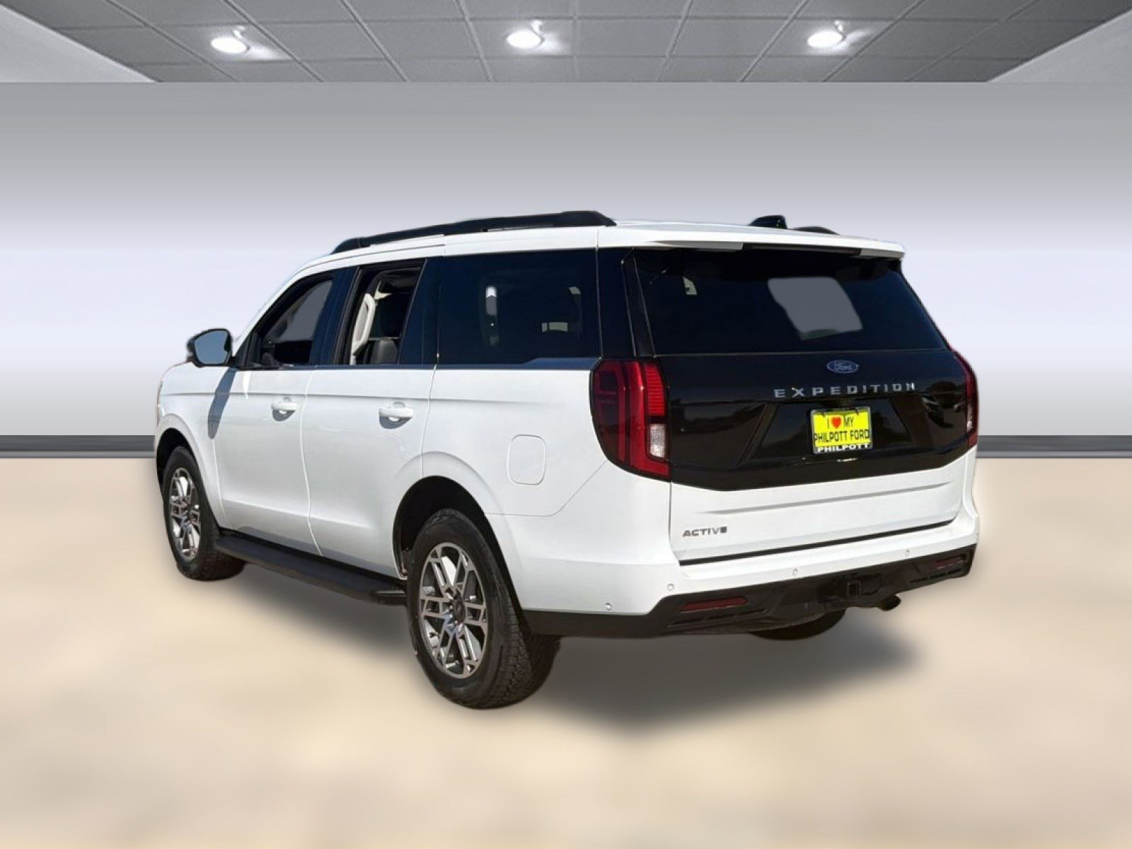 Certified 2025 Ford Expedition Active image 3