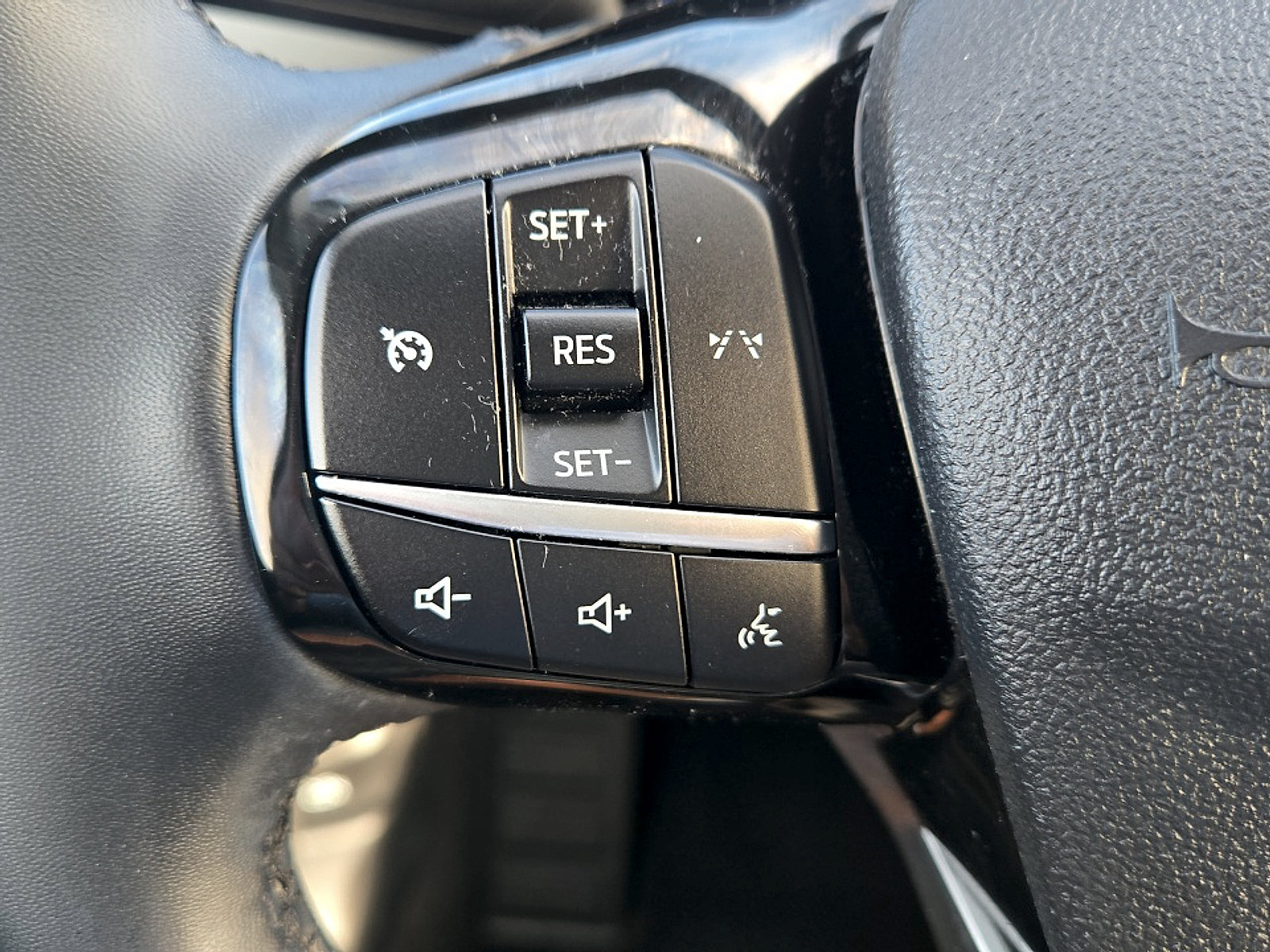 Certified 2023 Ford Escape Active AWD/4WD image 13