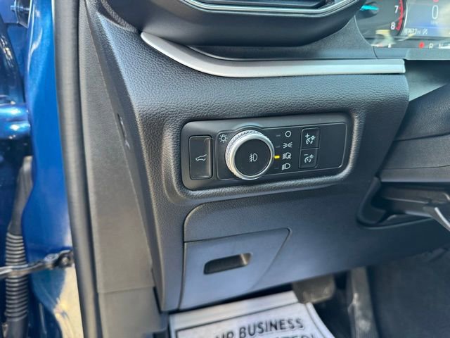 Certified 2022 Ford Explorer XLT w/ Equipment Group 202A image 9