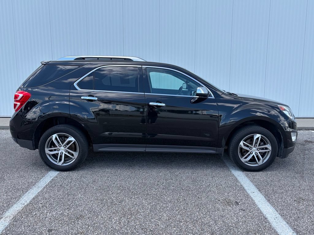 Used 2017 Chevrolet Equinox Premier w/ Enhanced Convenience Package AWD/4WD image 9