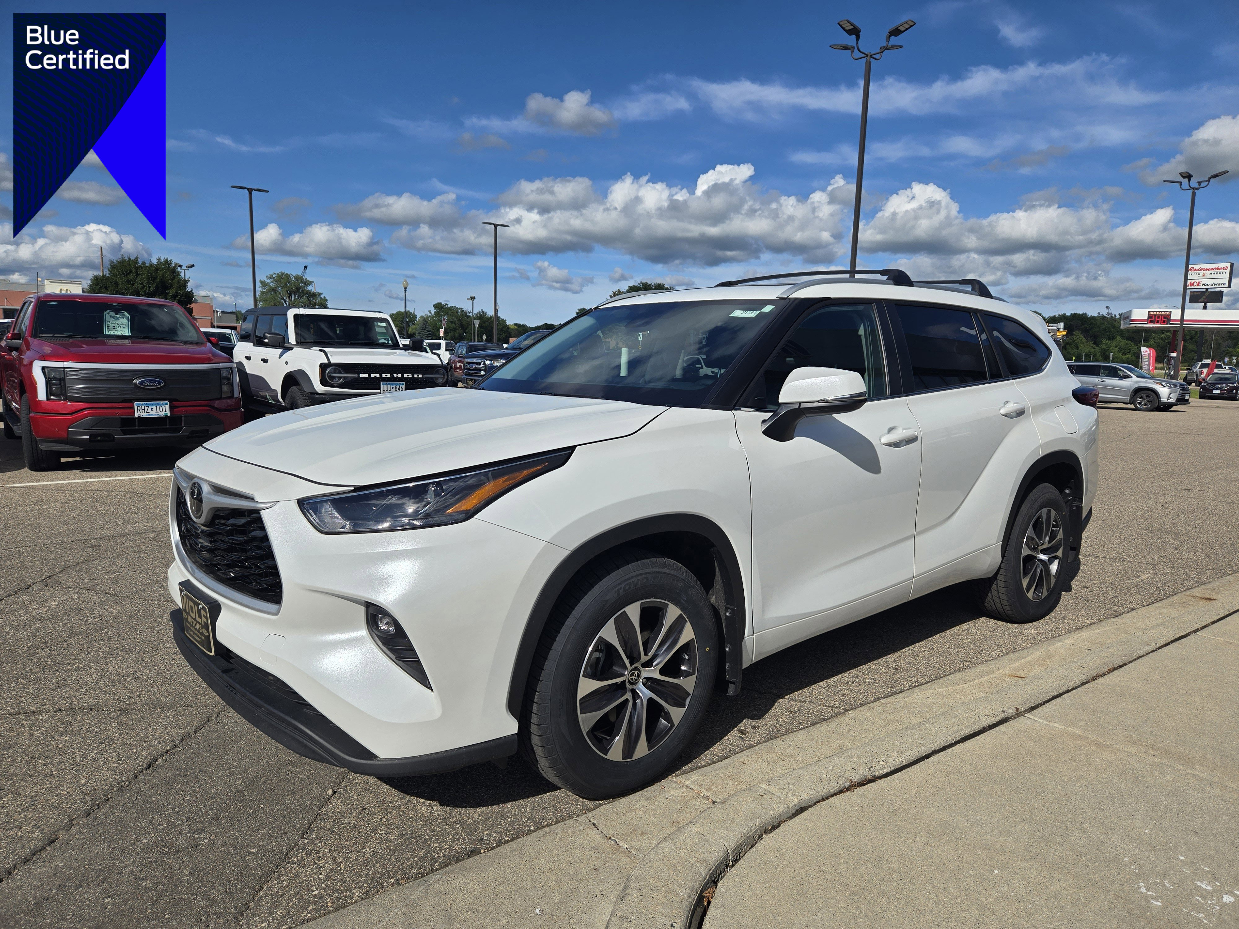 Used 2023 Toyota Highlander XLE
