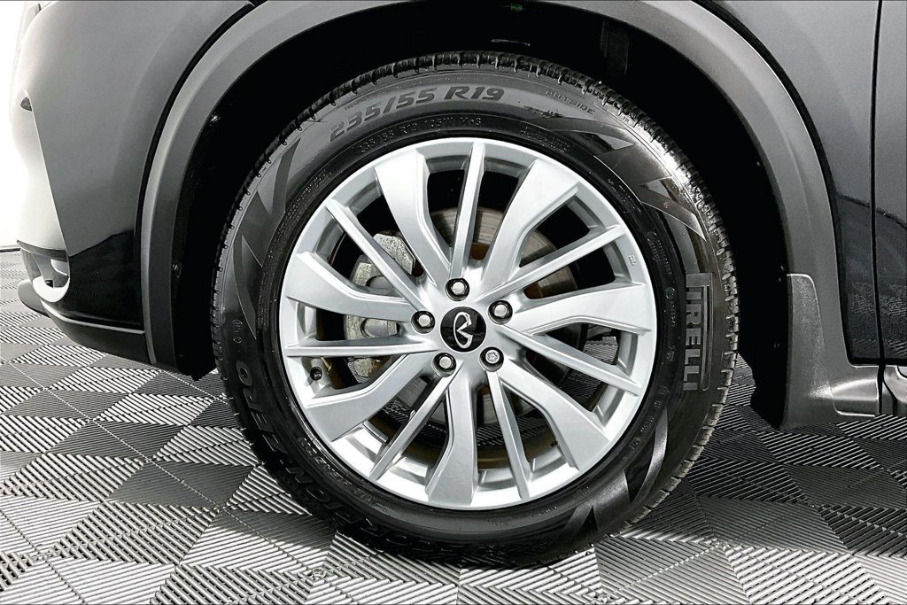 Used 2023 INFINITI QX50 Luxe FWD image 8