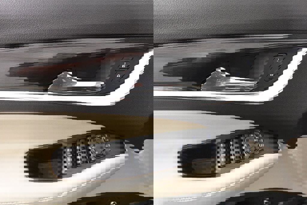 Used 2022 Buick Enclave Essence w/ Experience Buick Package image 9