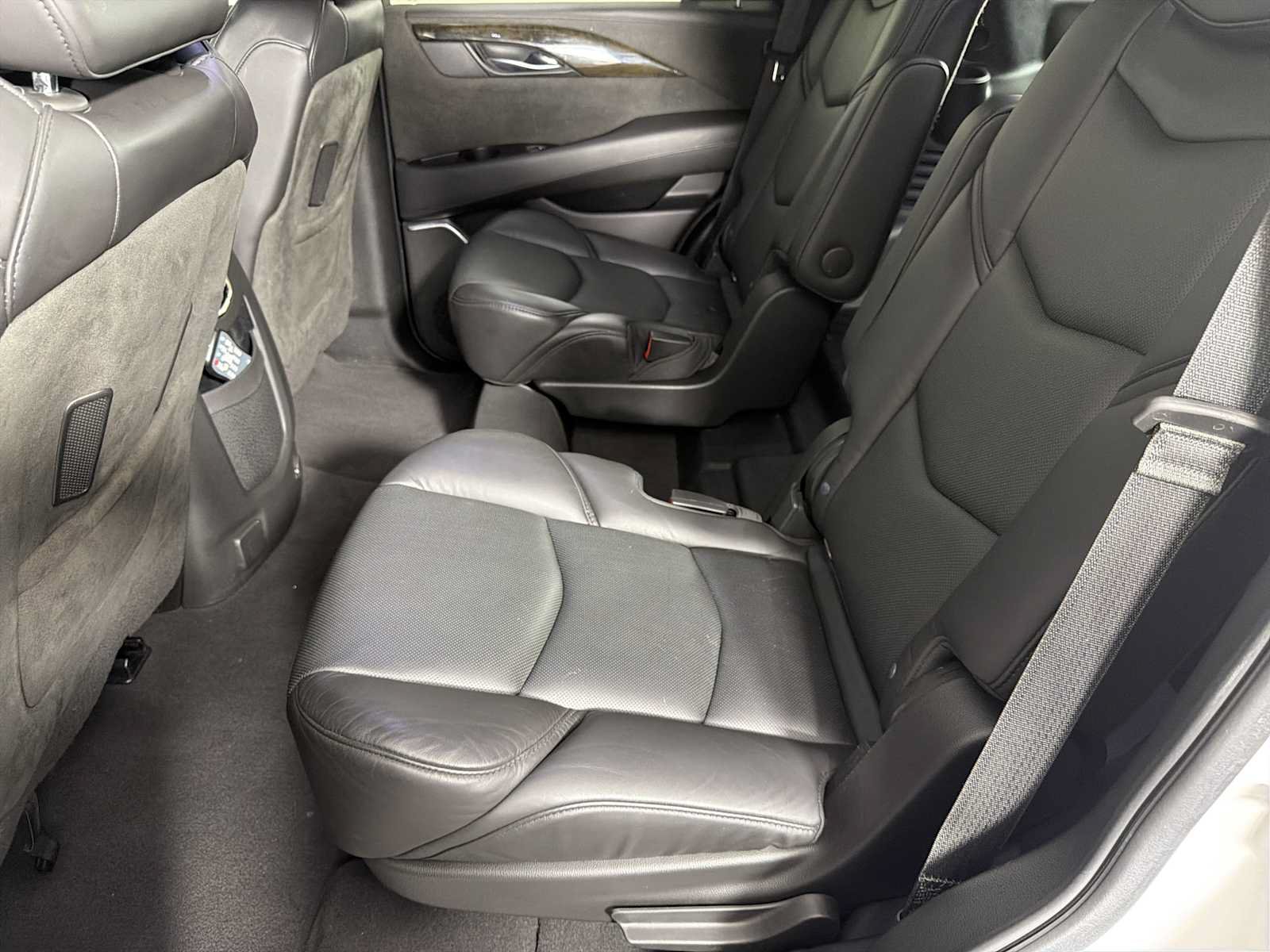 Used 2019 Cadillac Escalade Platinum AWD/4WD image 24