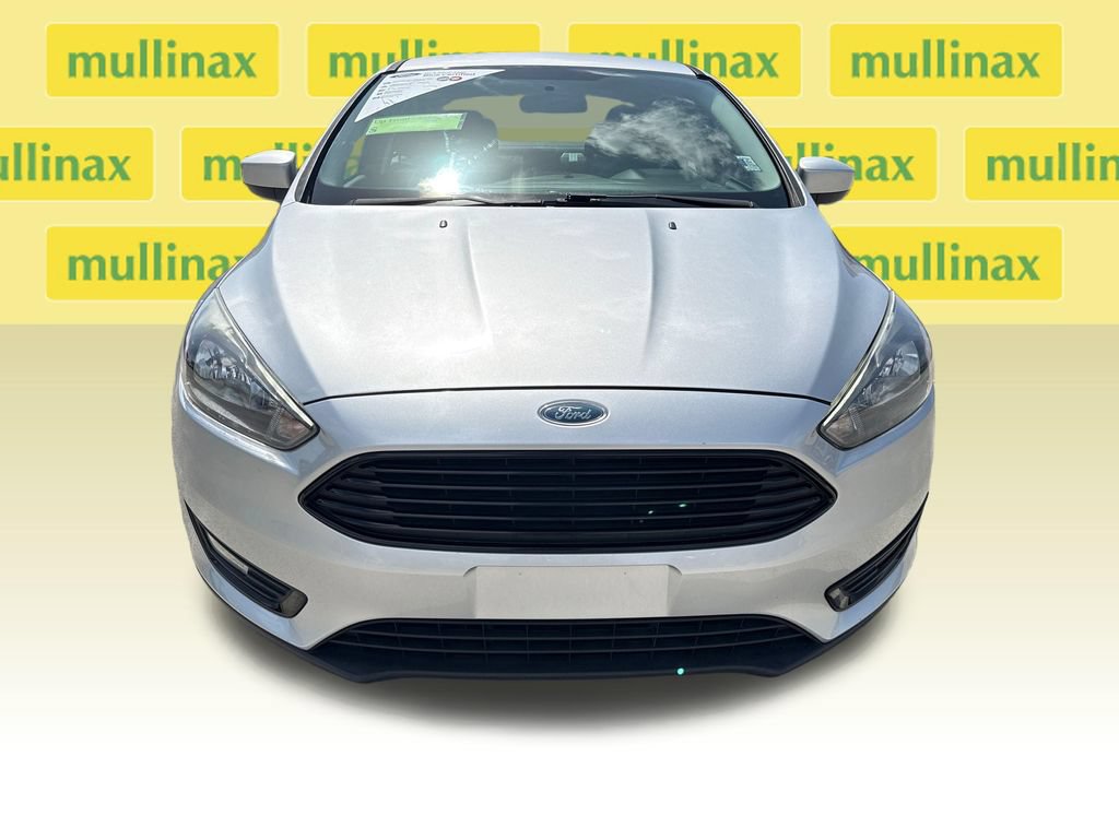 Certified 2018 Ford Focus SE w/ SE Appearance Package FWD image 12