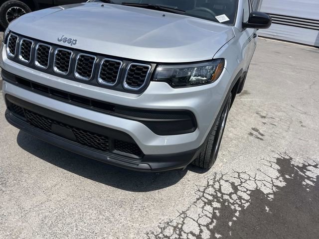 Used 2025 Jeep Compass Sport AWD/4WD image 11
