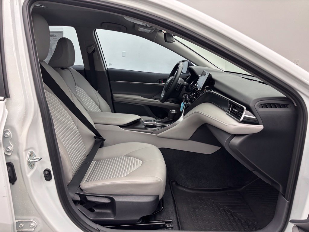 Used 2024 Toyota Camry SE AWD/4WD image 30