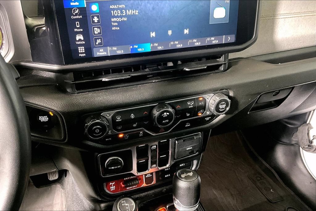 Used 2025 Jeep Wrangler Unlimited Sport AWD/4WD image 24