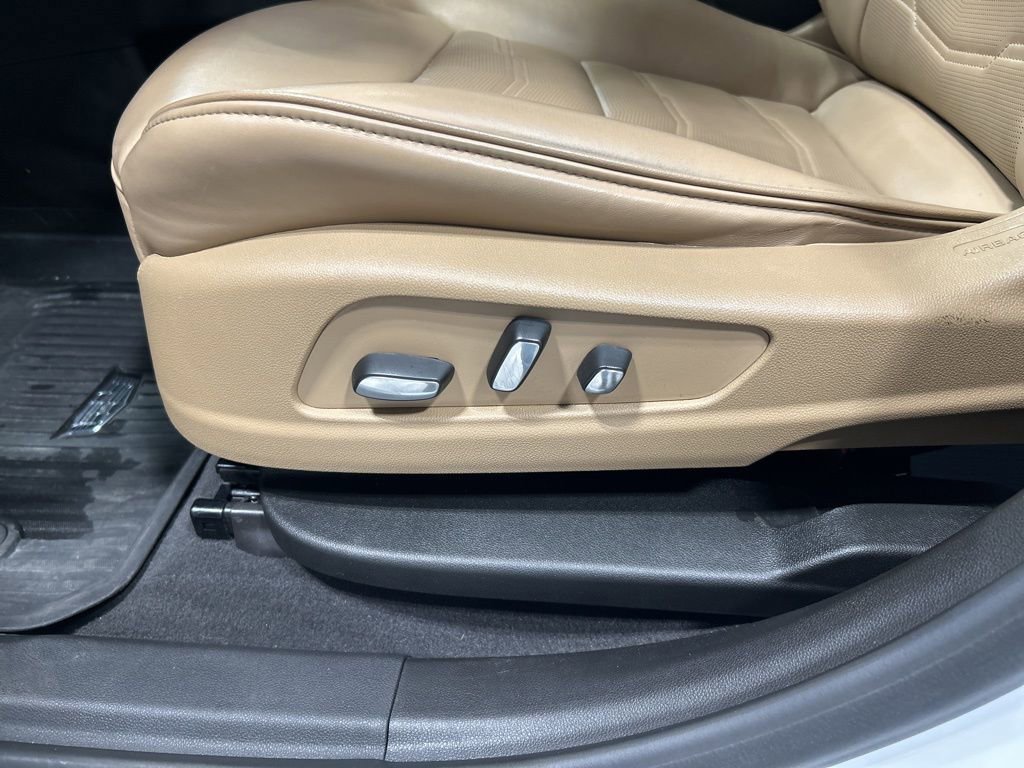 Used 2024 Cadillac XT6 Premium Luxury w/ Platinum Package image 12