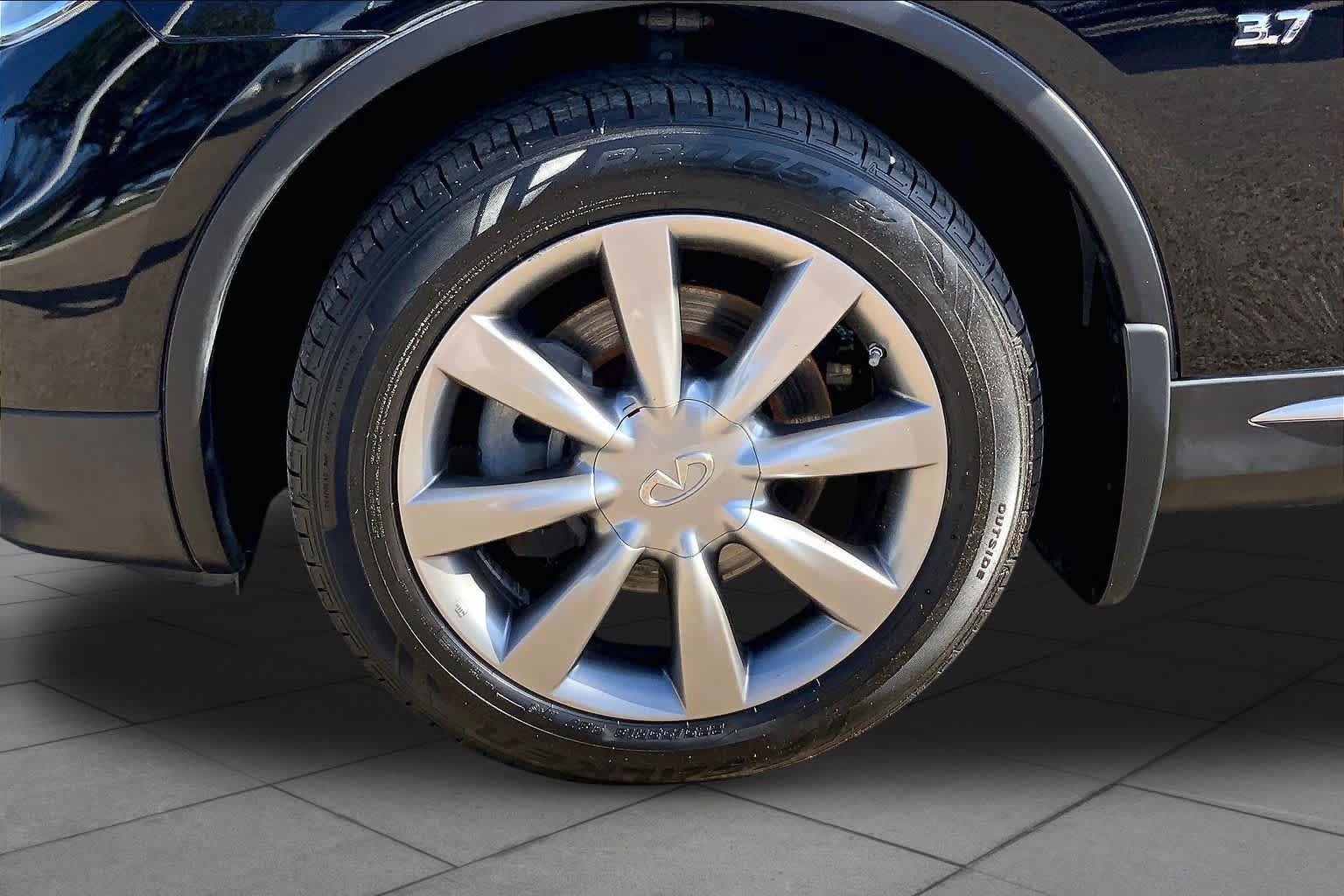 Used 2017 INFINITI QX50 AWD w/ Premium Plus Package image 10