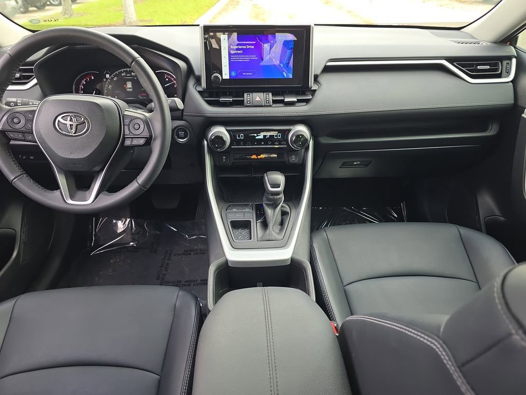 Used 2023 Toyota RAV4 XLE Premium image 11