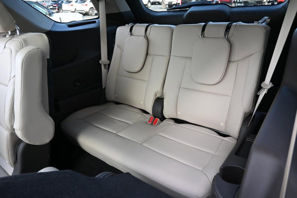 Certified 2022 Ford Explorer Platinum w/ Equipment Group 601A image 30