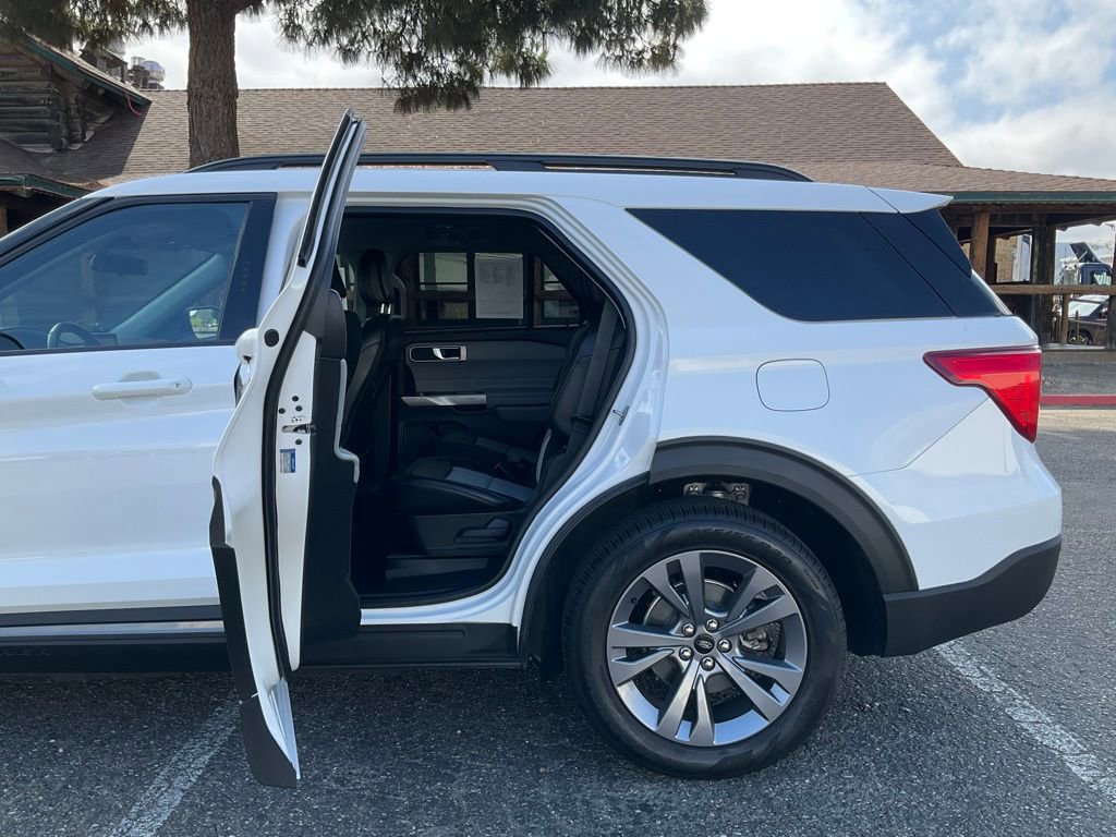 Certified 2022 Ford Explorer XLT w/ Equipment Group 202A image 61