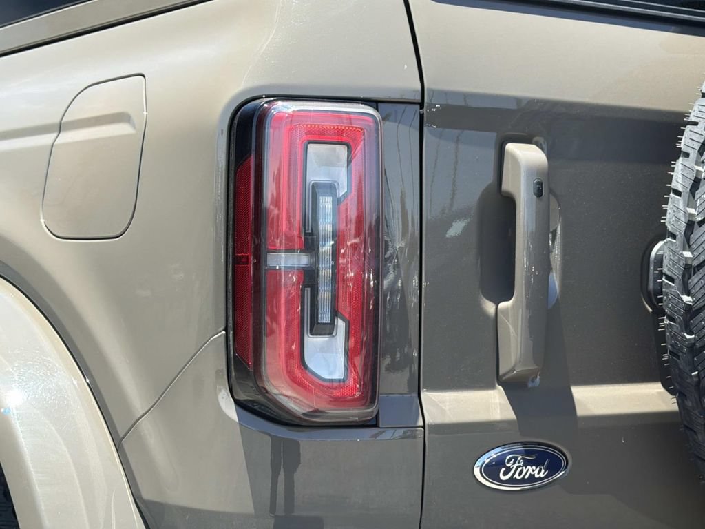 Certified 2025 Ford Bronco Outer Banks AWD/4WD image 8