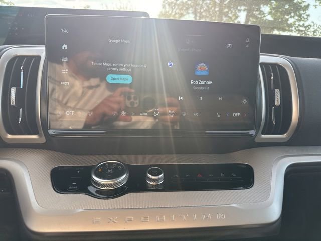 Certified 2025 Ford Expedition Active AWD/4WD image 28