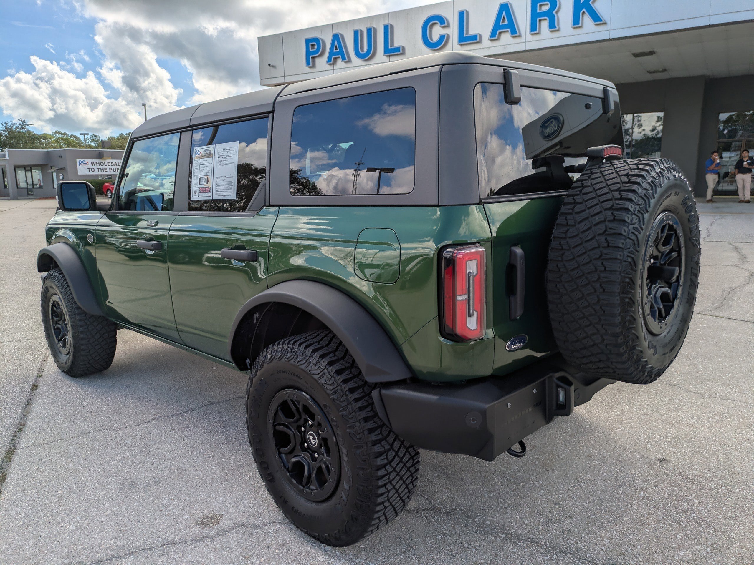 Certified 2023 Ford Bronco Wildtrak image 3