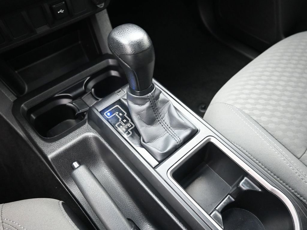 Used 2022 Toyota Tacoma SR image 32