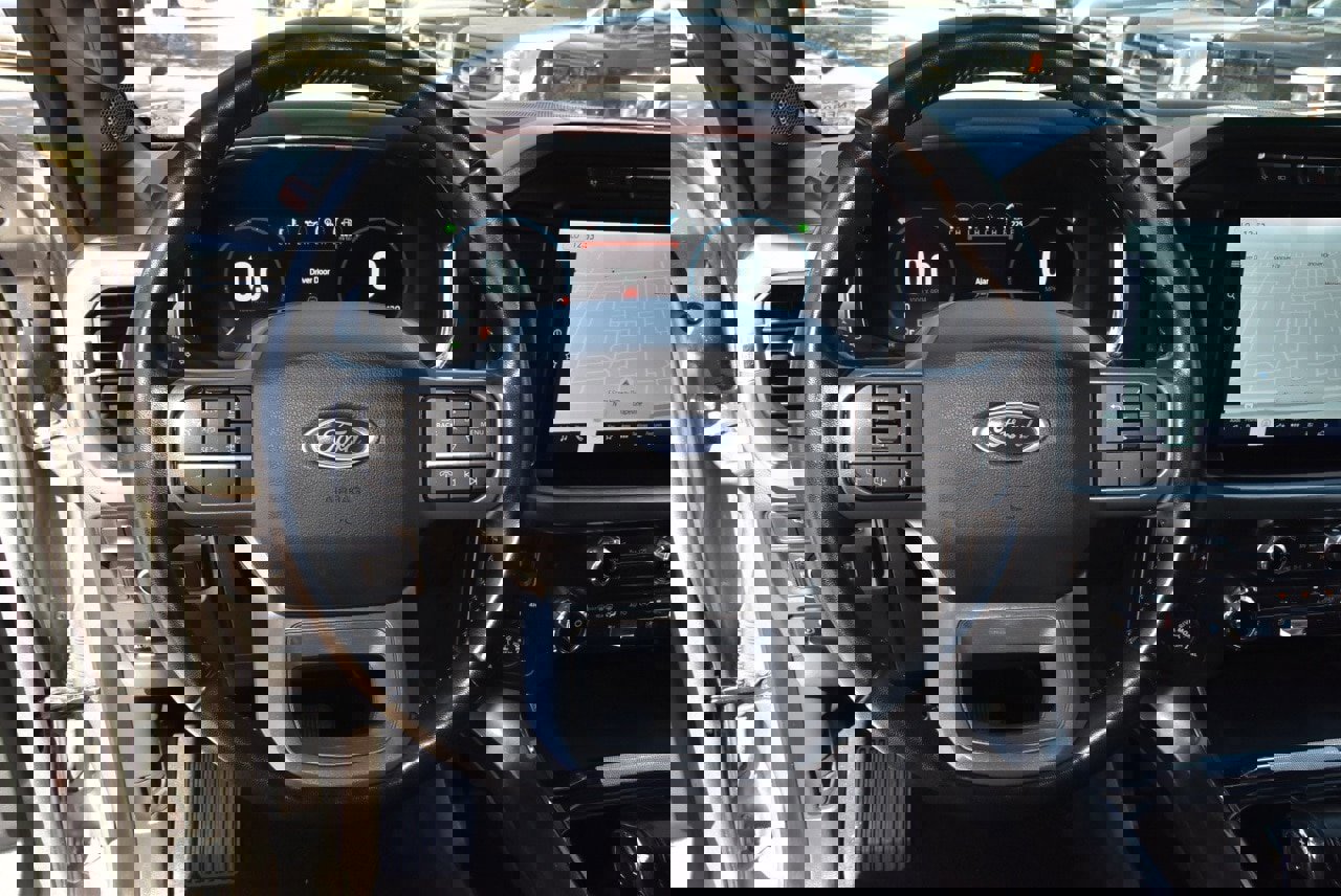 Certified 2022 Ford F150 Lariat w/ Equipment Group 502A High image 23