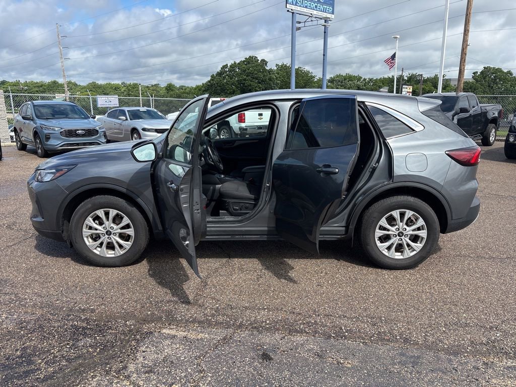 Certified 2023 Ford Escape Active AWD/4WD image 4