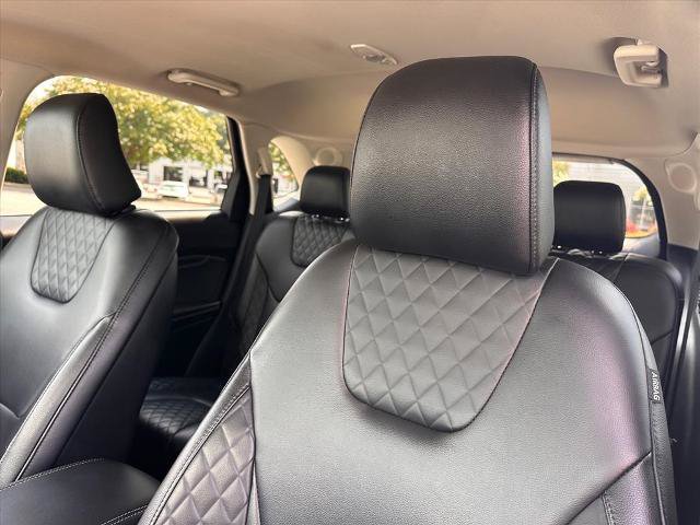 Certified 2024 Ford Edge Titanium AWD/4WD image 18