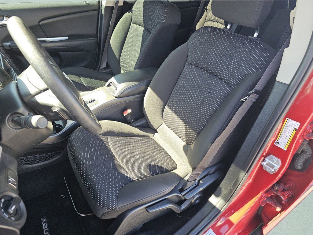 Used 2017 Dodge Journey SE w/ Flexible Seating Group FWD image 12