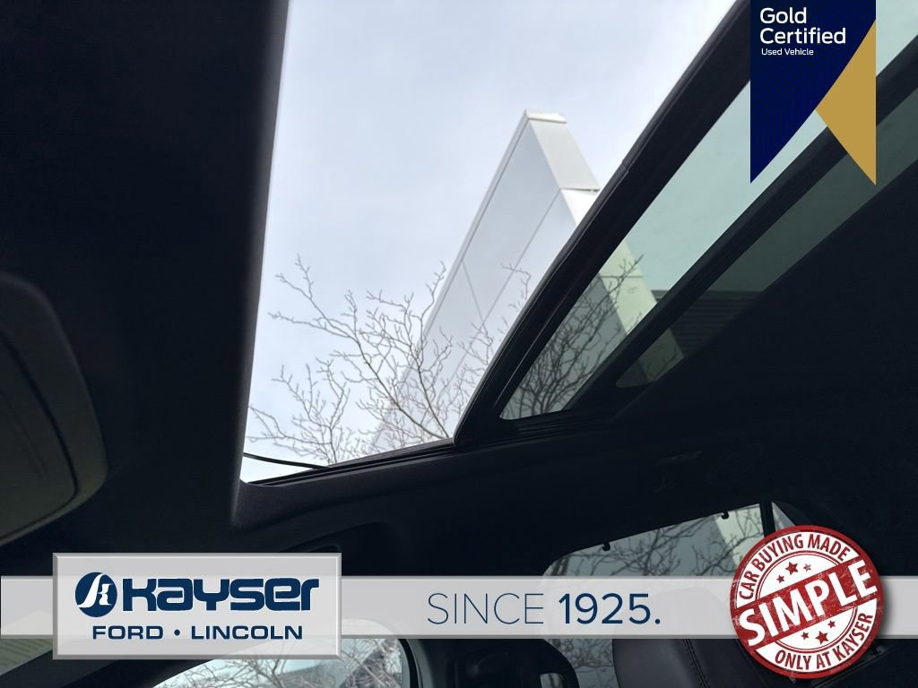 Certified 2022 Ford Explorer Platinum w/ Equipment Group 601A image 5