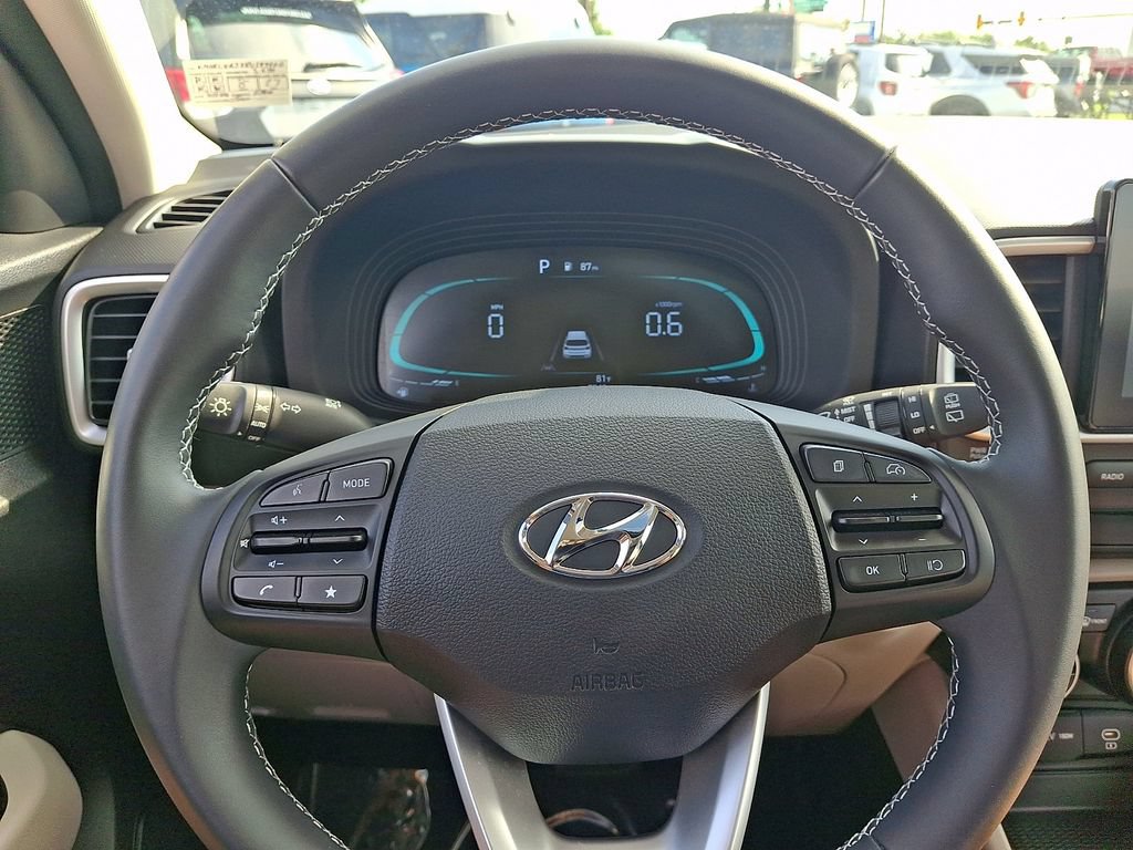 Used 2024 Hyundai Venue SEL FWD image 19