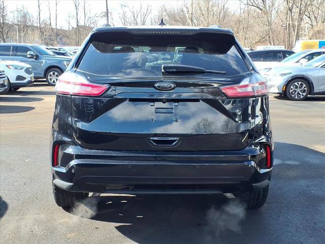 Certified 2022 Ford Edge SE w/ Black Appearance Package image 4