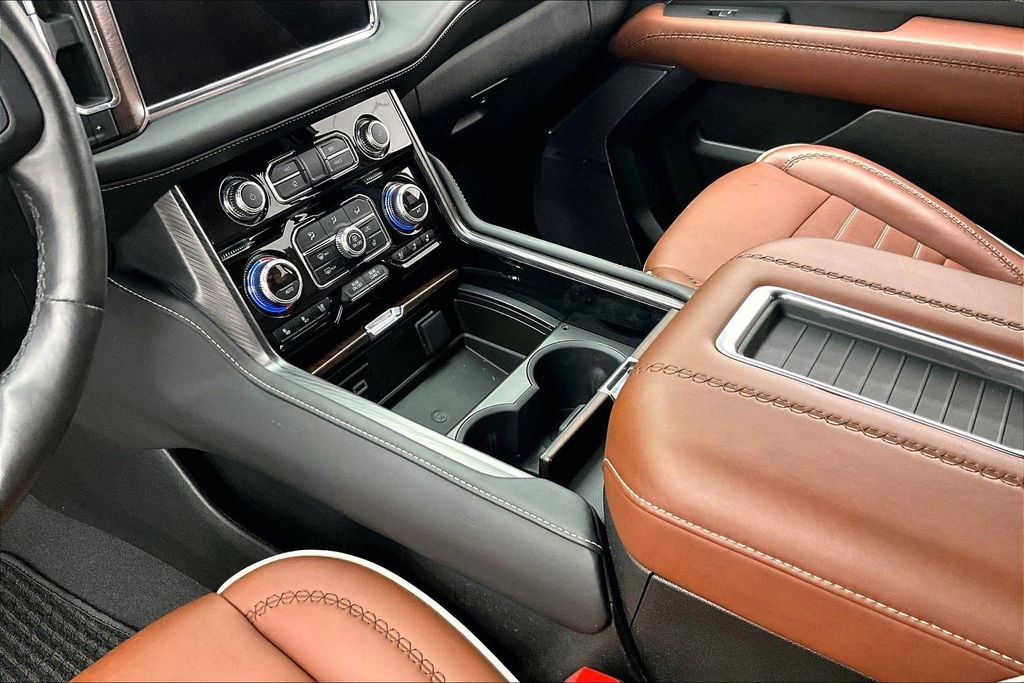 Used 2023 GMC Yukon Denali Ultimate image 15