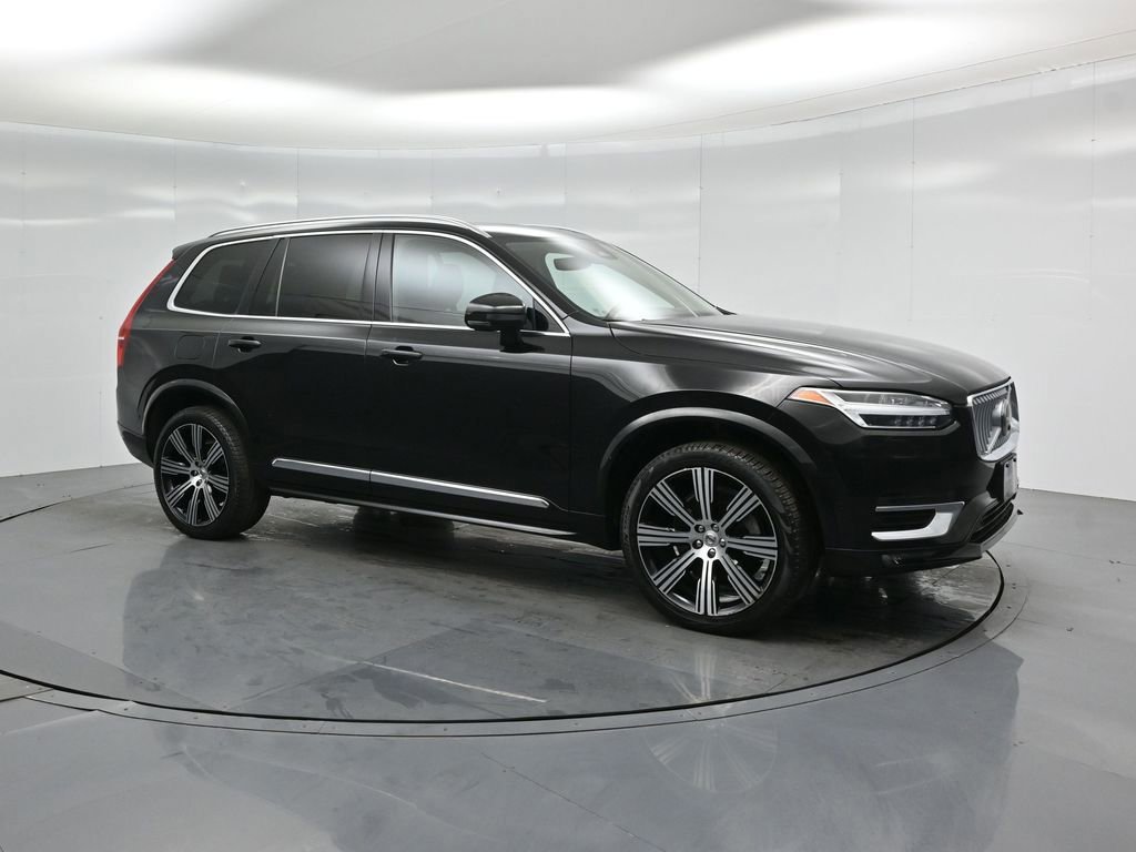 Used 2023 Volvo XC90 B6 Ultimate w/ Protection Package Premier AWD/4WD video 3