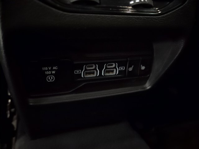 Used 2023 Jeep Grand Cherokee Limited AWD/4WD image 31