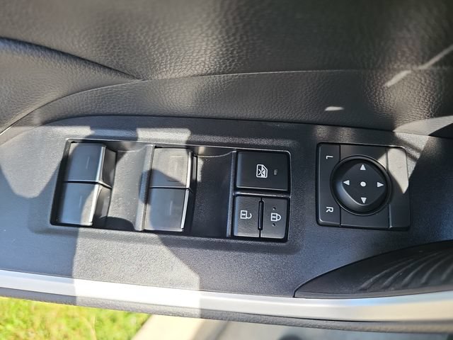 Used 2022 Toyota RAV4 XLE Premium AWD/4WD image 28