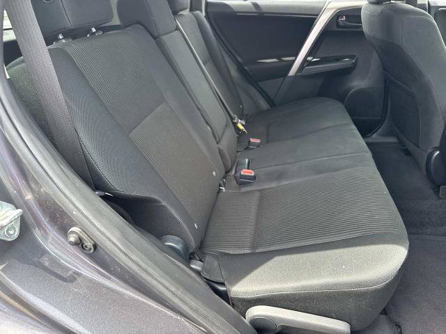 Used 2018 Toyota RAV4 LE FWD image 12