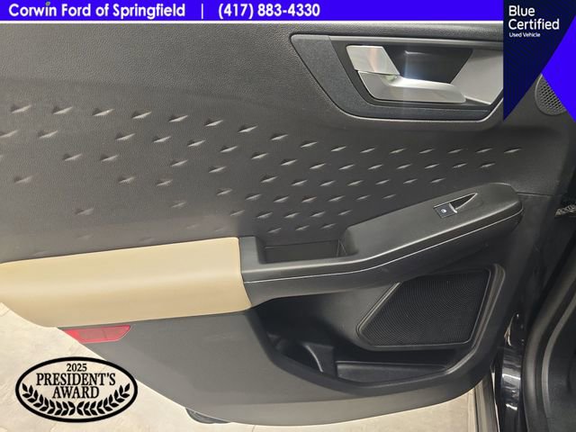 Certified 2020 Ford Escape Titanium image 18