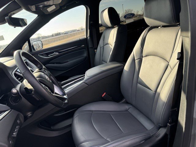 Used 2024 Buick Enclave Premium image 13