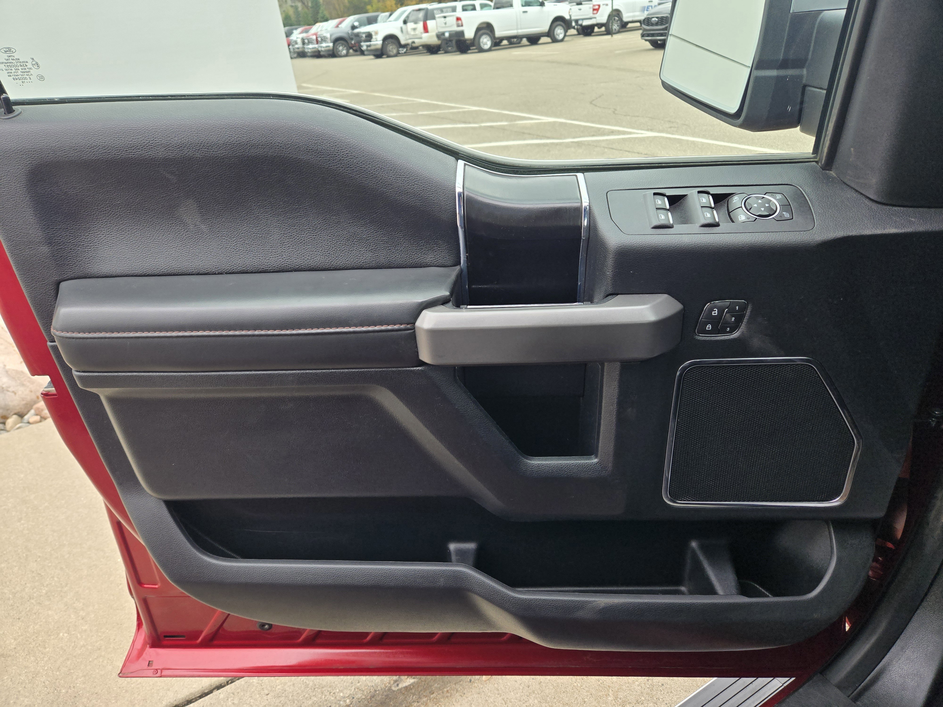 Certified 2019 Ford F150 Platinum w/ Equipment Group 701A Luxury image 21