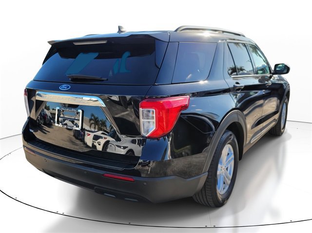 Certified 2023 Ford Explorer XLT image 3
